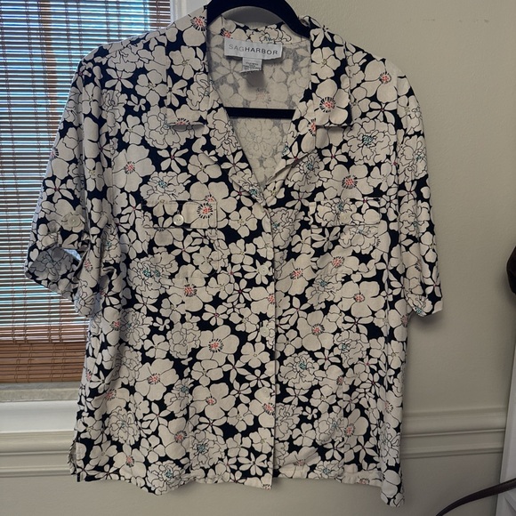 Sag Harbor Black and White Floral Shirt - Picture 1 of 4